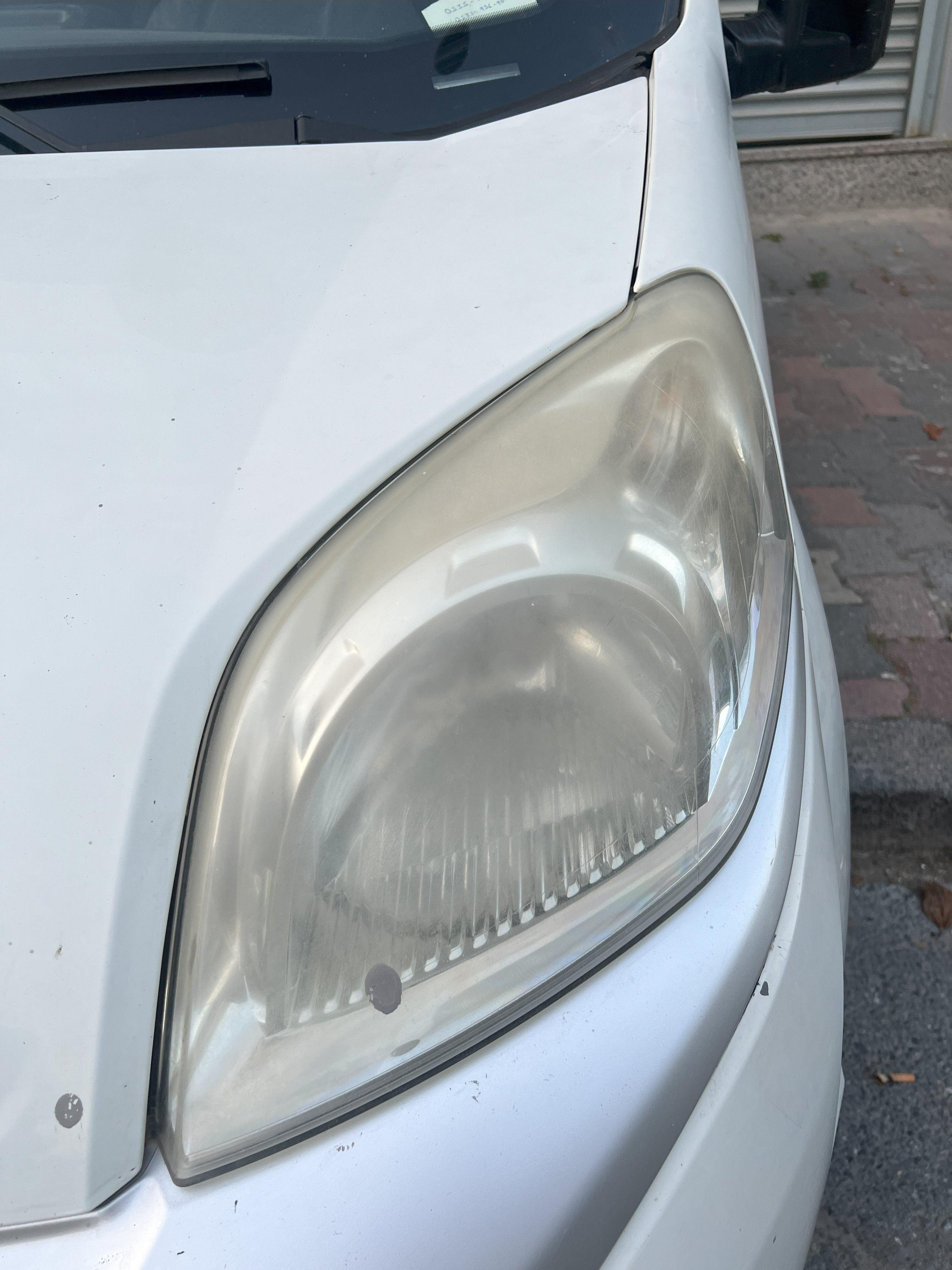 Fiat Fiorino Far Restorasyonu öncesi